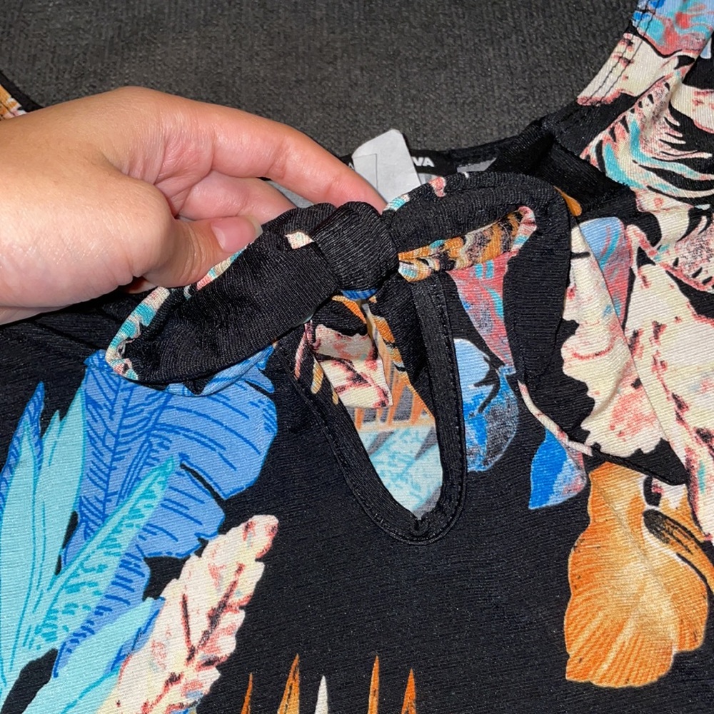 Romper. - Picture 2 of 3